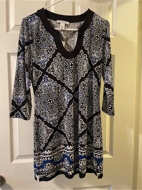 White House Black Market Black, Blue & White Medallion Tunic
